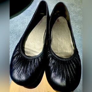 me Too… Black leather flats Great Condition